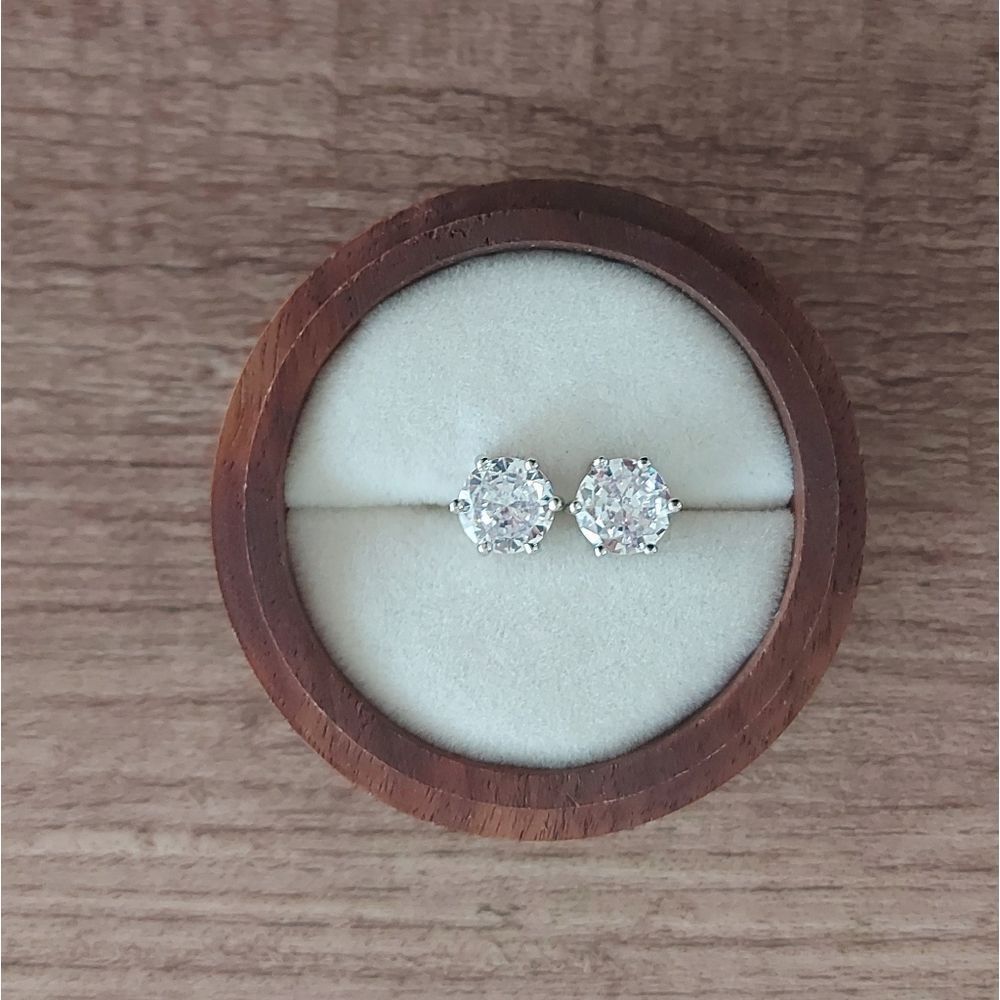 Platinum Plated 925 Silver Sterling Cubic Zircon Stud Earrings 7mm - Picture 5 of 8